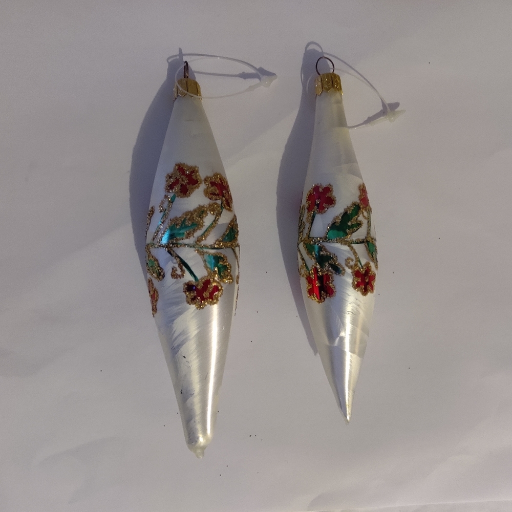Vintage Hand Blown Glass White Teardrop Ornament   Glitter Colorful